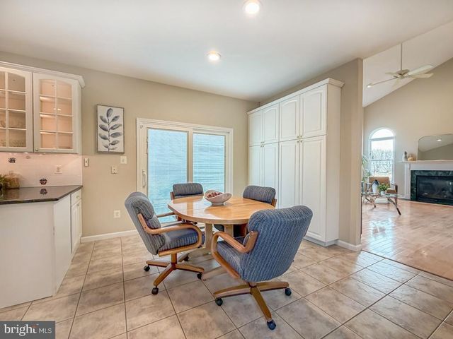 838 GINA DR, Philadelphia, PA 19115