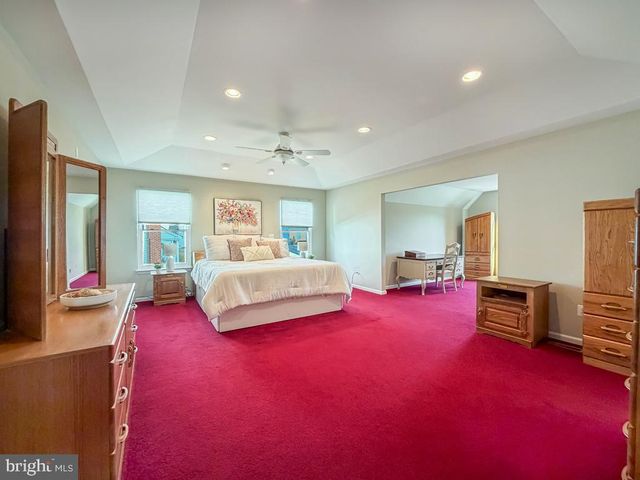 838 GINA DR, Philadelphia, PA 19115