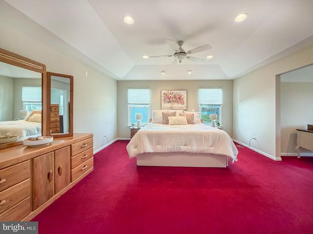 838 GINA DR, Philadelphia, PA 19115