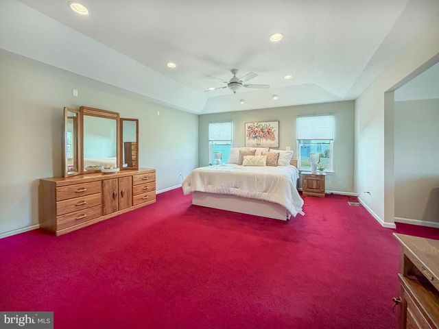 838 GINA DR, Philadelphia, PA 19115