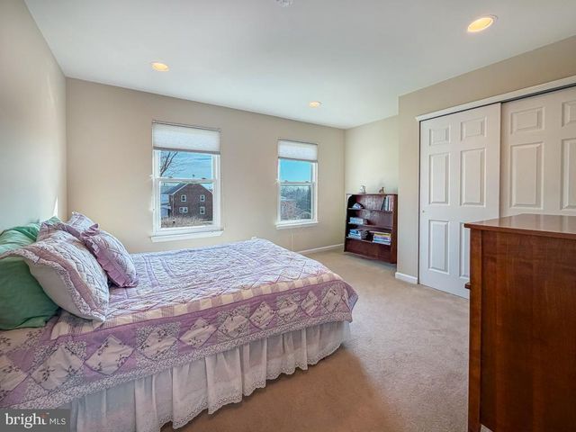 838 GINA DR, Philadelphia, PA 19115