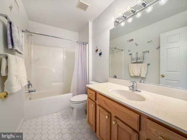 838 GINA DR, Philadelphia, PA 19115