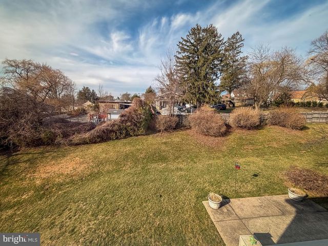 838 GINA DR, Philadelphia, PA 19115