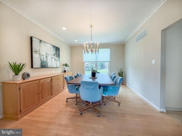 838 GINA DR, Philadelphia, PA 19115