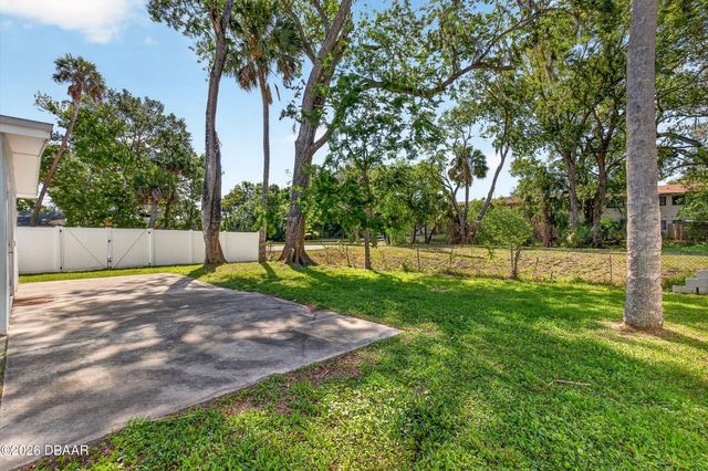 128 Oakridge Avenue, Edgewater, FL 32132
