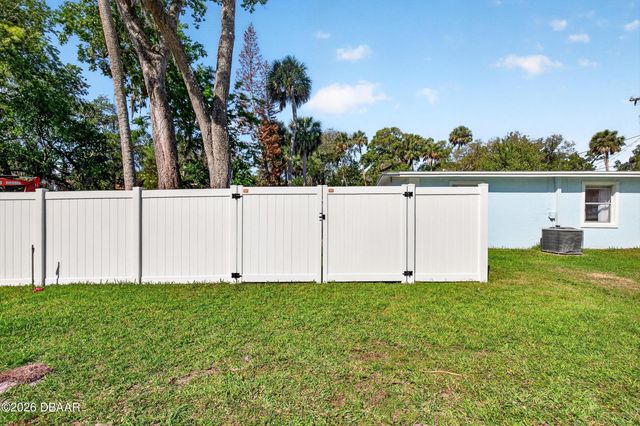 128 Oakridge Avenue, Edgewater, FL 32132