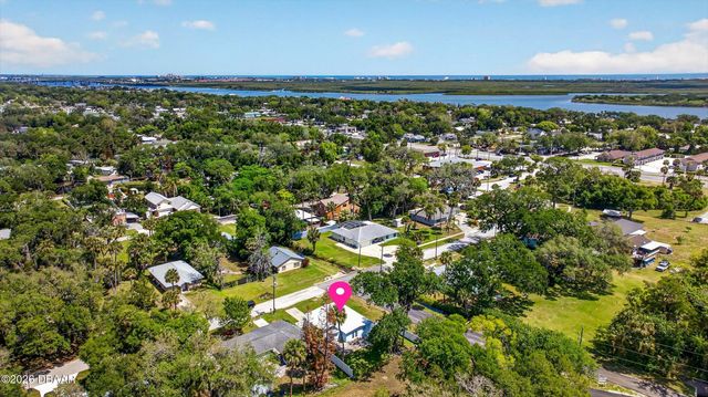 128 Oakridge Avenue, Edgewater, FL 32132