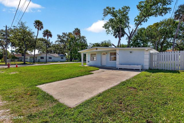 128 Oakridge Avenue, Edgewater, FL 32132