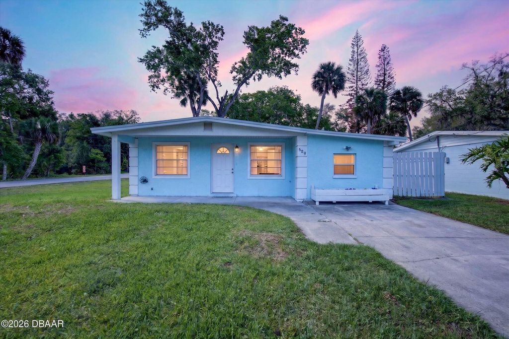 128 Oakridge Avenue, Edgewater, FL 32132