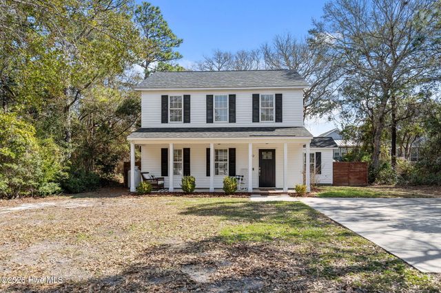 142 NE 14th Street, Oak Island, NC 28465