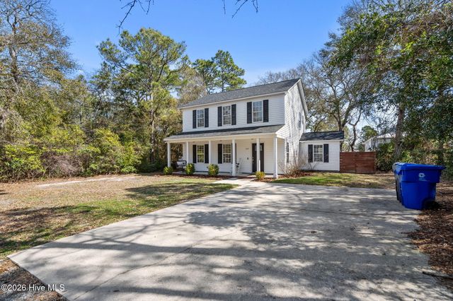 142 NE 14th Street, Oak Island, NC 28465
