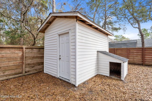 142 NE 14th Street, Oak Island, NC 28465