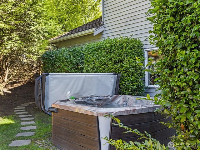 2441 278th Court SE, Sammamish, WA 98075