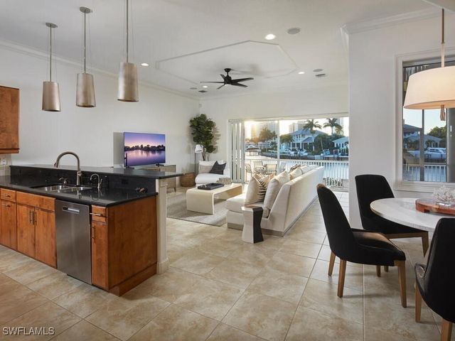 4419 Crayton RD, Naples, FL 34103