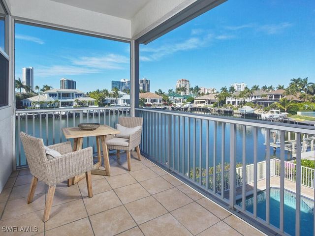 4419 Crayton RD, Naples, FL 34103