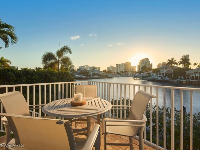 4419 Crayton RD, Naples, FL 34103