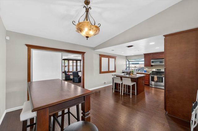 2612 Stonehaven Dr, Sacramento, CA 95827