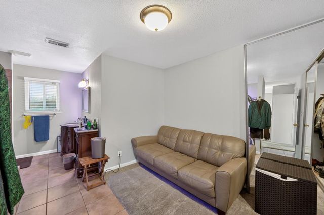 2612 Stonehaven Dr, Sacramento, CA 95827