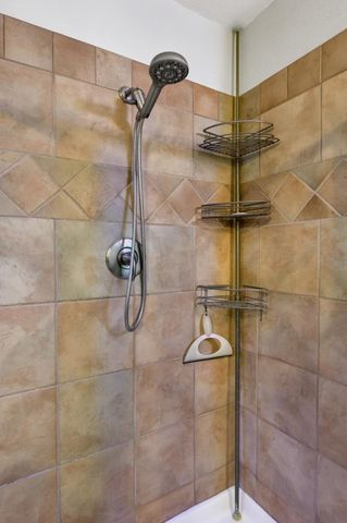 2612 Stonehaven Dr, Sacramento, CA 95827