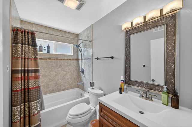 2612 Stonehaven Dr, Sacramento, CA 95827