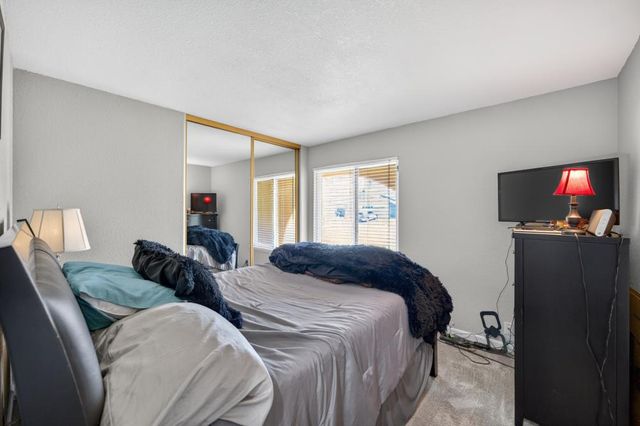 2612 Stonehaven Dr, Sacramento, CA 95827