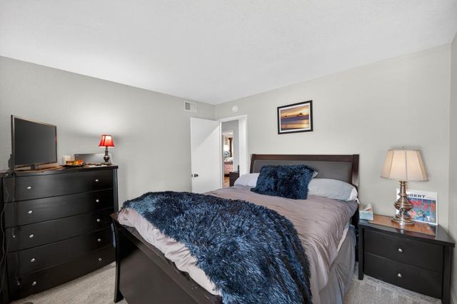 2612 Stonehaven Dr, Sacramento, CA 95827