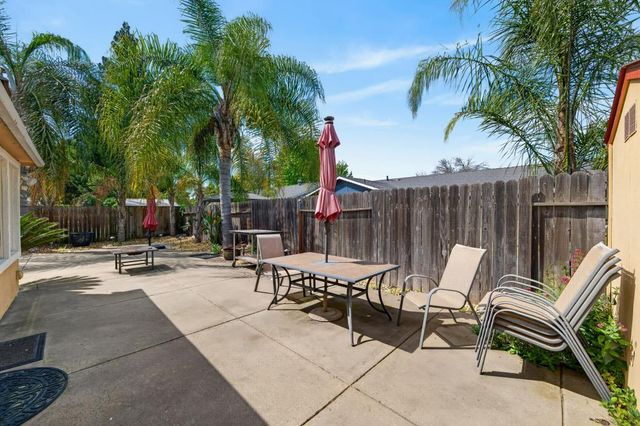 2612 Stonehaven Dr, Sacramento, CA 95827