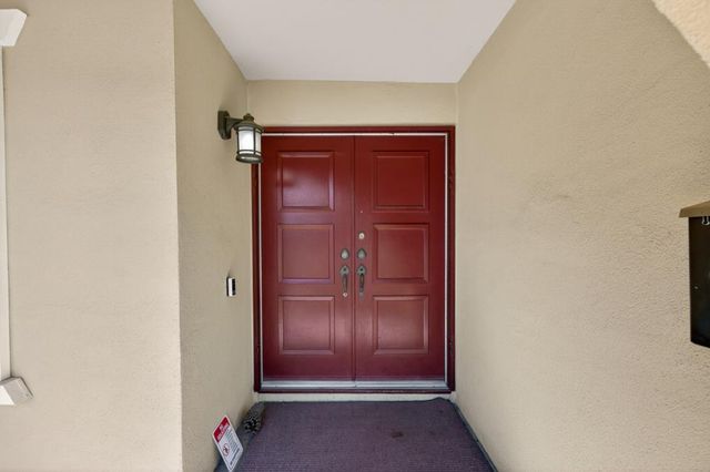 2612 Stonehaven Dr, Sacramento, CA 95827