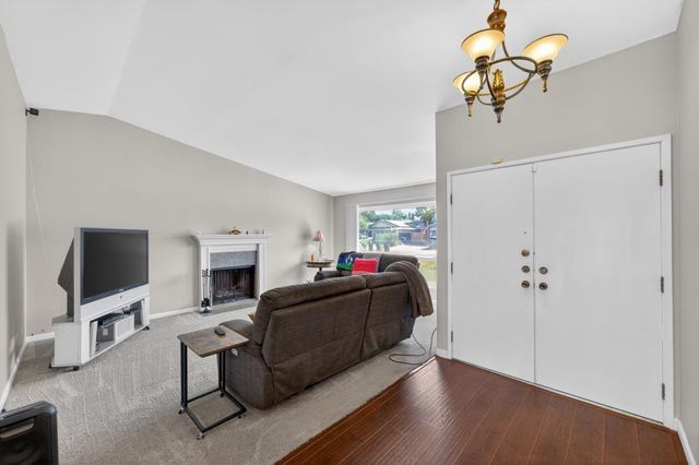 2612 Stonehaven Dr, Sacramento, CA 95827