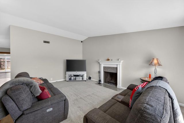 2612 Stonehaven Dr, Sacramento, CA 95827