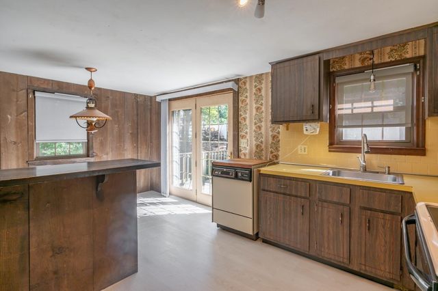 244 Hedges Pond Road, Plymouth, MA 02360