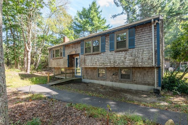 244 Hedges Pond Road, Plymouth, MA 02360
