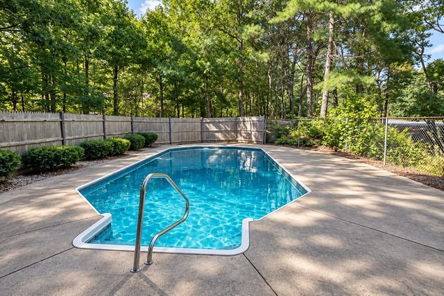244 Hedges Pond Road, Plymouth, MA 02360