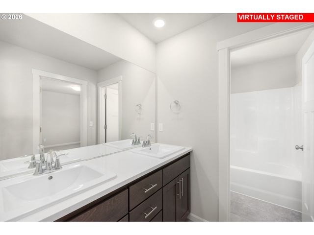 23818 Sw Pensacola Ter, Tualatin, OR 97062