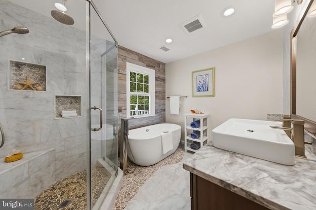 7821 OLD DOMINION DR, Mclean, VA 22102