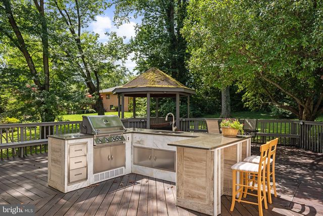 7821 OLD DOMINION DR, Mclean, VA 22102