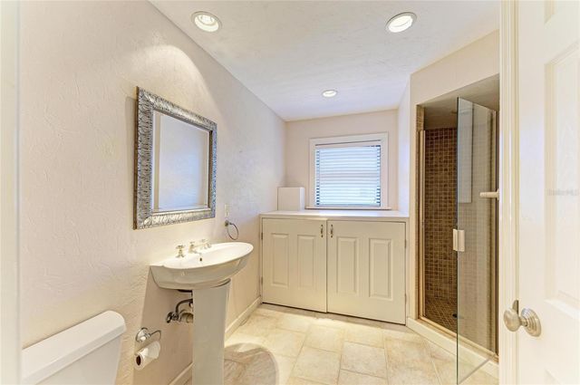 5668 COUNTRY LAKES DRIVE, Sarasota, FL 34243