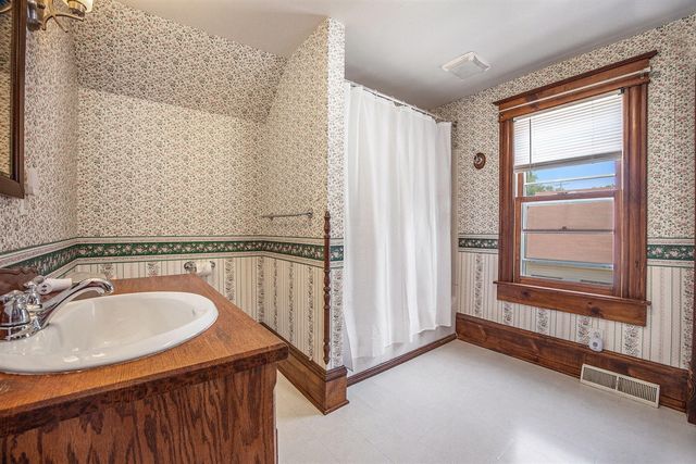 612 N Barnard Street, Greenville, MI 48838