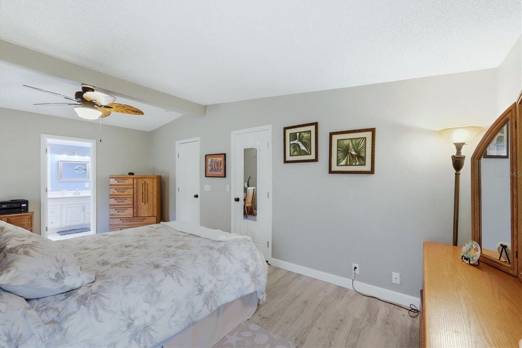 Image 16 of property listing at 6222 FALCON DRIVE, Englewood, FL 34224