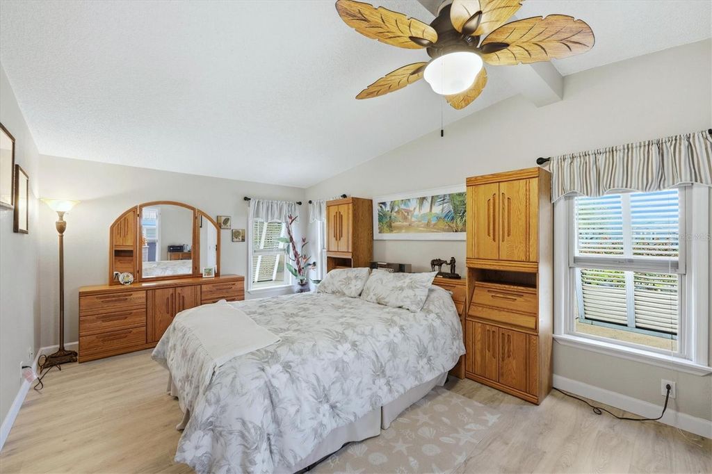 Image 17 of property listing at 6222 FALCON DRIVE, Englewood, FL 34224