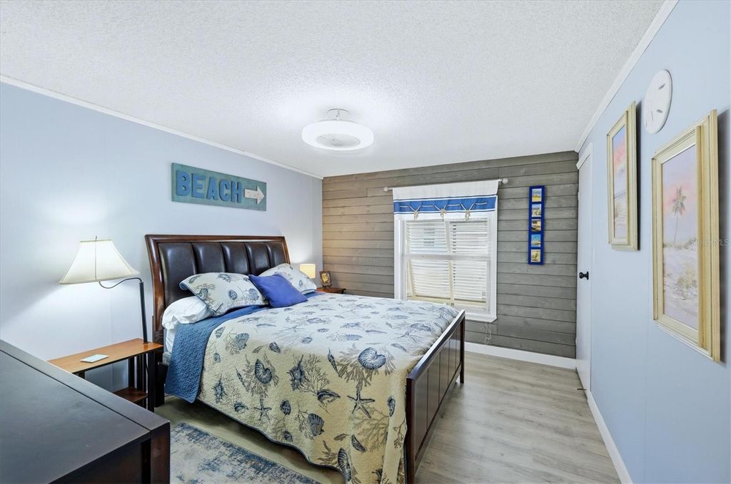 Image 20 of property listing at 6222 FALCON DRIVE, Englewood, FL 34224