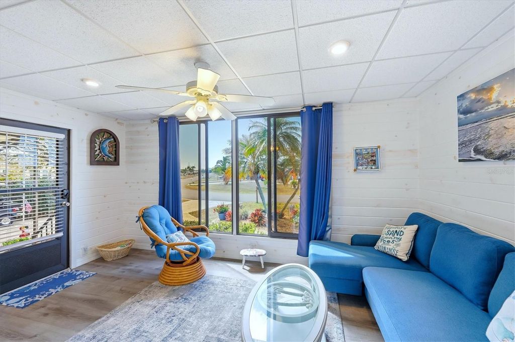 Image 4 of property listing at 6222 FALCON DRIVE, Englewood, FL 34224