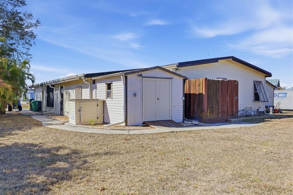 Image 31 of property listing at 6222 FALCON DRIVE, Englewood, FL 34224