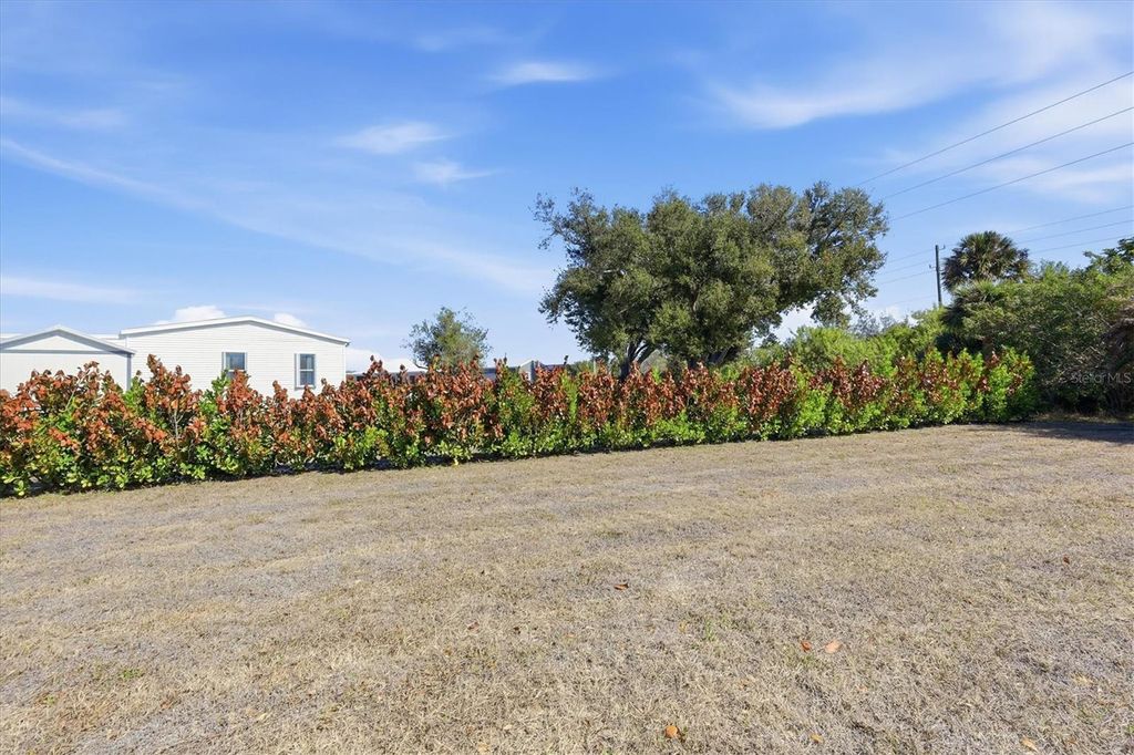 Image 33 of property listing at 6222 FALCON DRIVE, Englewood, FL 34224