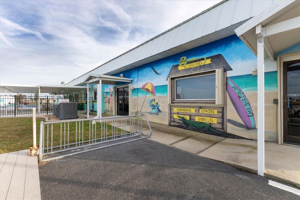 Image 36 of property listing at 6222 FALCON DRIVE, Englewood, FL 34224