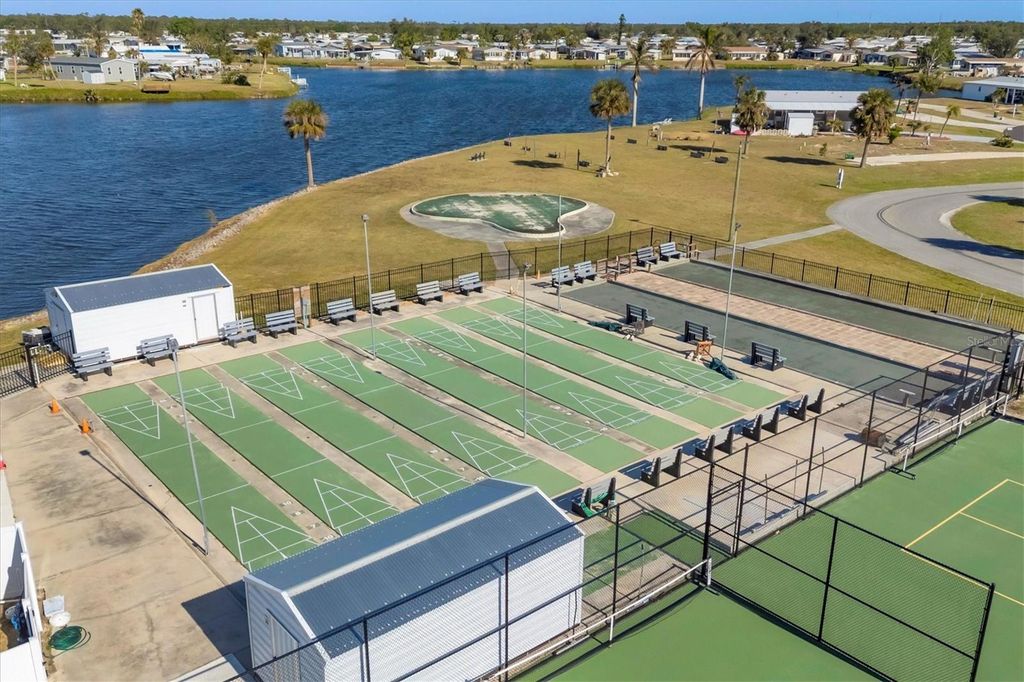 Image 45 of property listing at 6222 FALCON DRIVE, Englewood, FL 34224