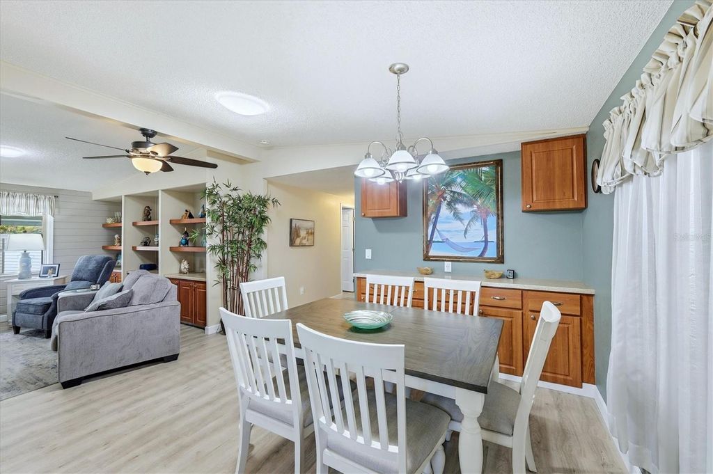 Image 10 of property listing at 6222 FALCON DRIVE, Englewood, FL 34224