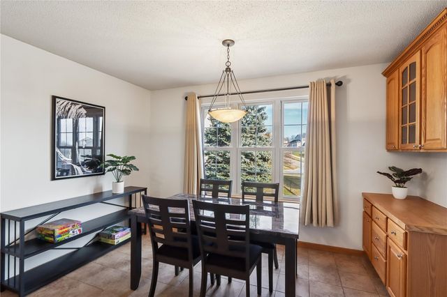 580 Avalon Place, Coralville, IA 52241