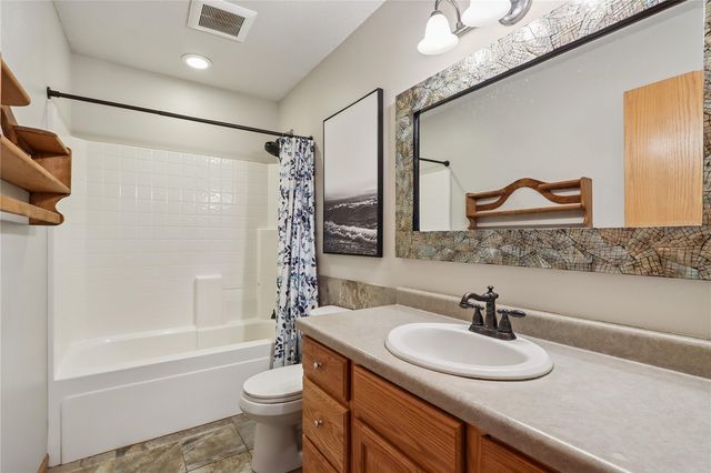 580 Avalon Place, Coralville, IA 52241