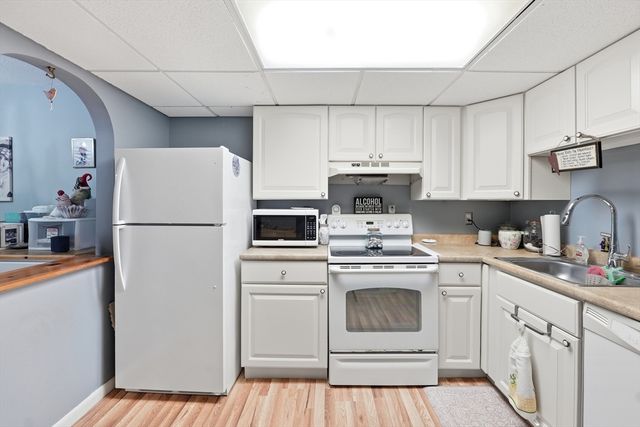 59 School St B2, Northborough, MA 01532